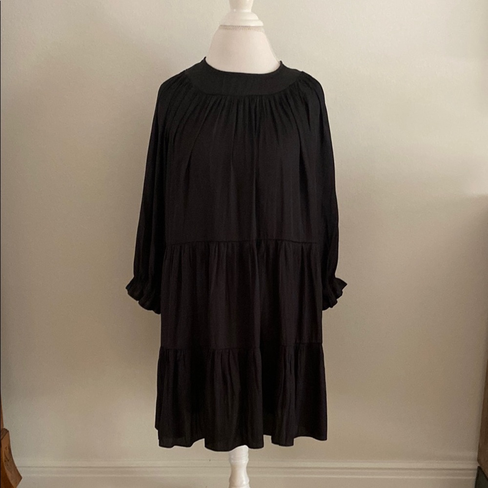 Black Long Sleeve Crew Neck Dress for Casual Occasions